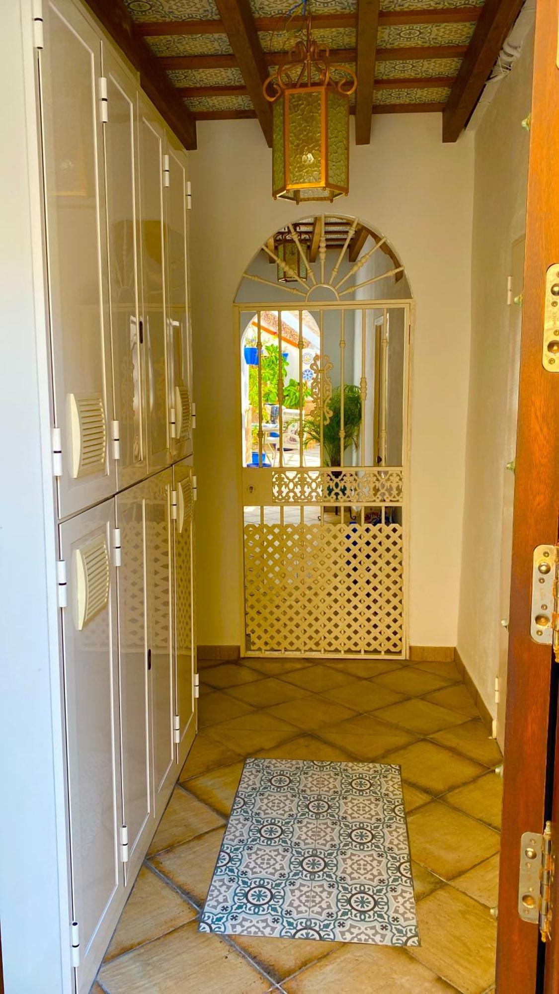 Apartamento Con Terraza,A 100M Playa Costilla Y Frente Al Castillo Rota Eksteriør bilde